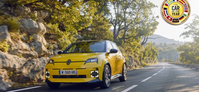 Renault 5 e-tech electric automobil godine 2025